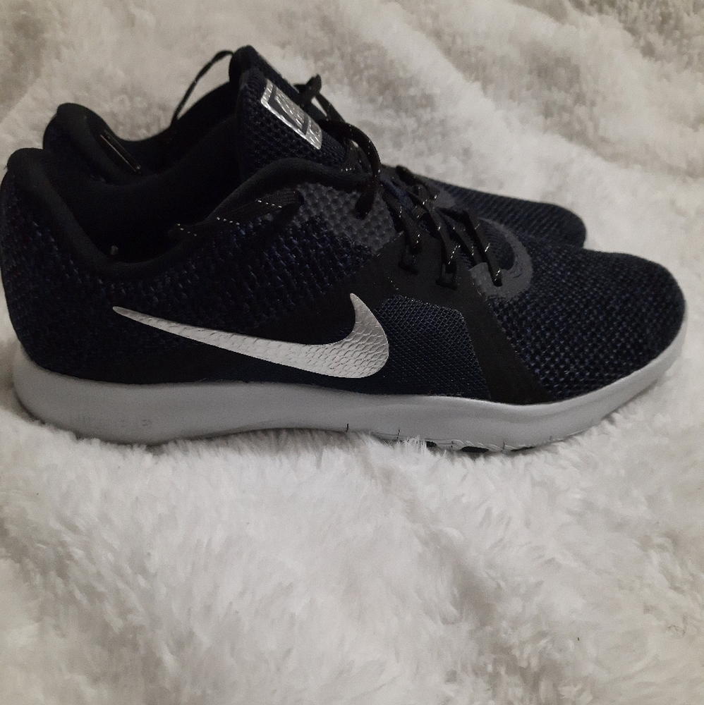 Navy blue & black Nike women sneaker size 8